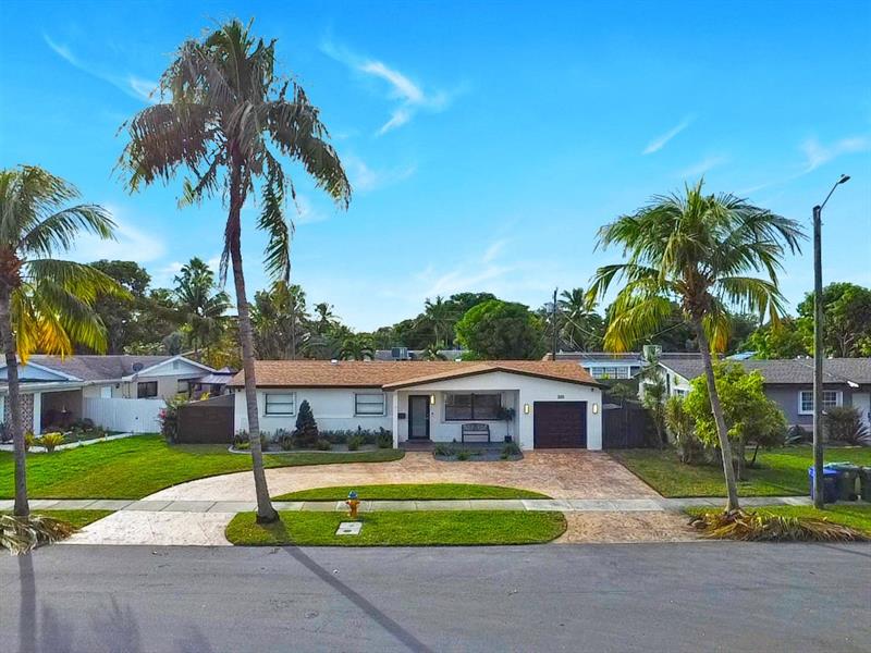 300 SW 65th Way Pembroke Pines FL 33023