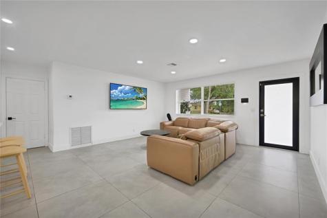 300 SW 65th Way Pembroke Pines FL 33023