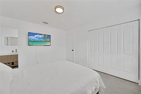 300 SW 65th Way Pembroke Pines FL 33023