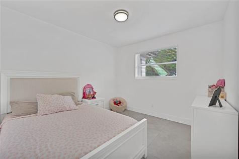 300 SW 65th Way Pembroke Pines FL 33023