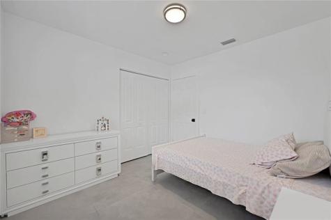 300 SW 65th Way Pembroke Pines FL 33023