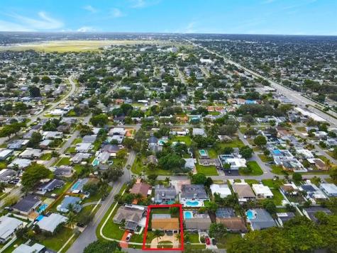 300 SW 65th Way Pembroke Pines FL 33023