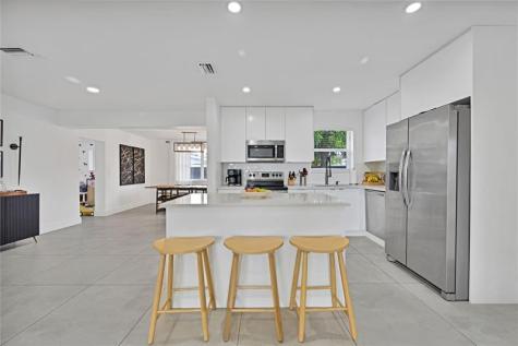 300 SW 65th Way Pembroke Pines FL 33023