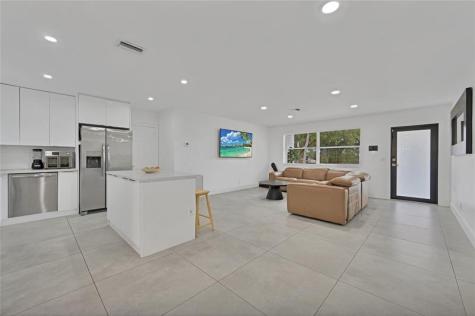 300 SW 65th Way Pembroke Pines FL 33023