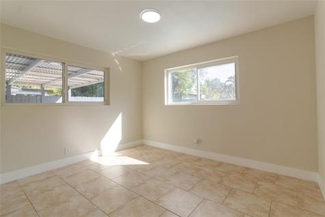 6540 Garfield Street Hollywood FL 33024
