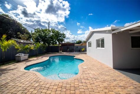6540 Garfield Street Hollywood FL 33024