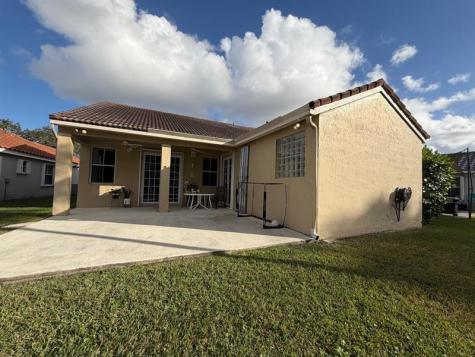 853 Sand Creek Circle Weston FL 33327