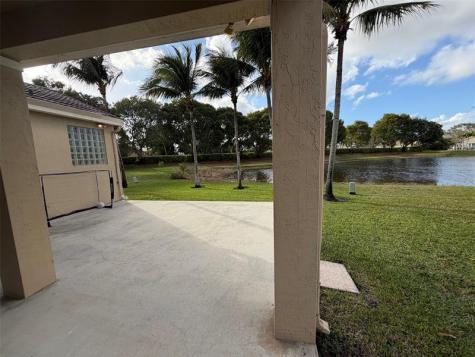 853 Sand Creek Circle Weston FL 33327