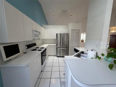 853 Sand Creek Circle Weston FL 33327