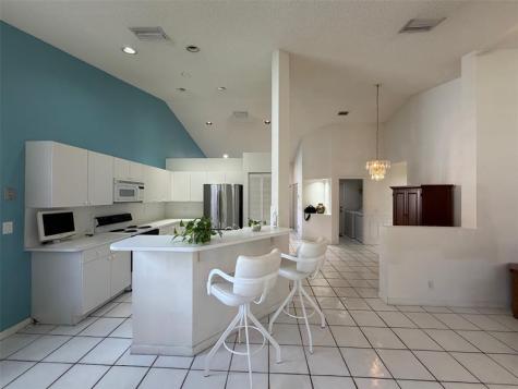 853 Sand Creek Circle Weston FL 33327