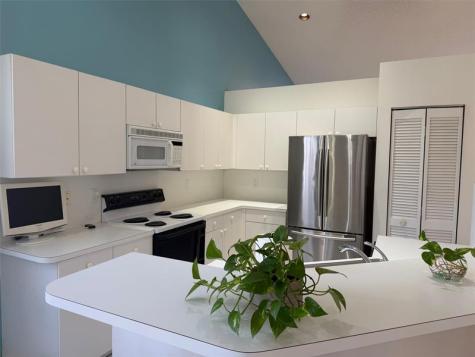 853 Sand Creek Circle Weston FL 33327