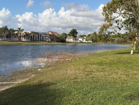853 Sand Creek Circle Weston FL 33327
