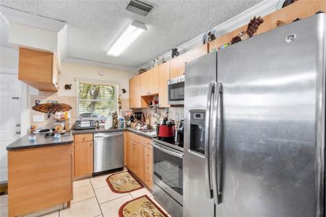 5829 Taylor Street Hollywood FL 33021