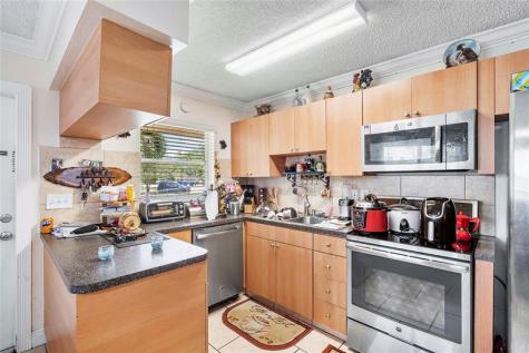 5829 Taylor Street Hollywood FL 33021