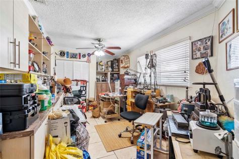5829 Taylor Street Hollywood FL 33021