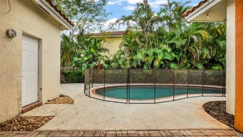5252 NW 51st Street Coconut Creek FL 33073