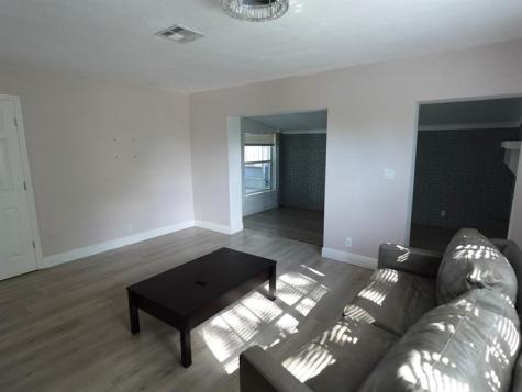 4421 NW 34th Court Lauderdale Lakes FL 33319