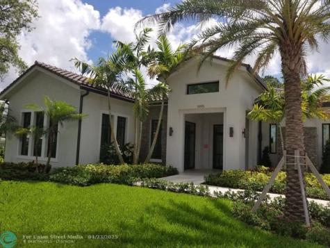 5704 Ashwood Circle Hollywood FL 33312