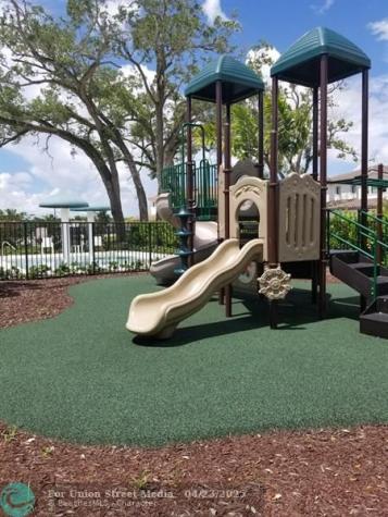 5704 Ashwood Circle Hollywood FL 33312