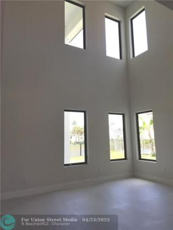 5704 Ashwood Circle Hollywood FL 33312
