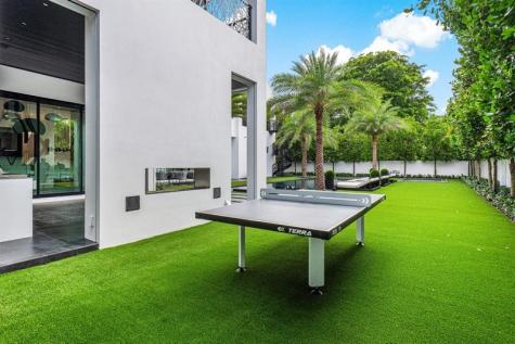 202 NW 7th Street Delray Beach FL 33444