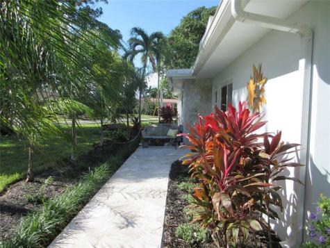 3021 NE 23rd Avenue Lighthouse Point FL 33064