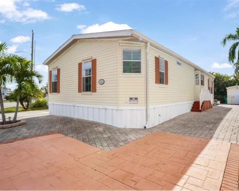 1911 SW 87th Terrace Davie FL 33324