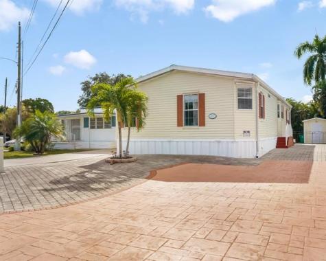 1911 SW 87th Terrace Davie FL 33324