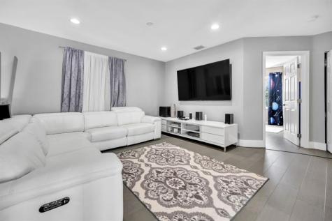 1231 Hayes Street Hollywood FL 33019