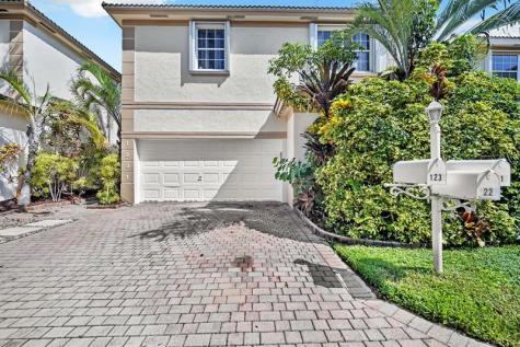 1231 Hayes Street Hollywood FL 33019