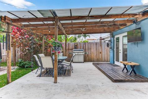 270 NE 42nd Court Oakland Park FL 33334