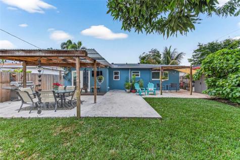 270 NE 42nd Court Oakland Park FL 33334