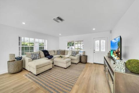 814 SE 14th Court Fort Lauderdale FL 33316