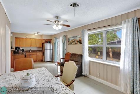 400 SW 14th Place Deerfield Beach FL 33441