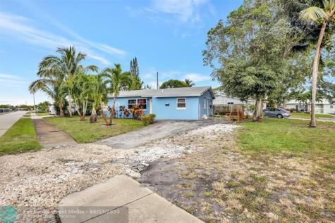 400 SW 14th Place Deerfield Beach FL 33441
