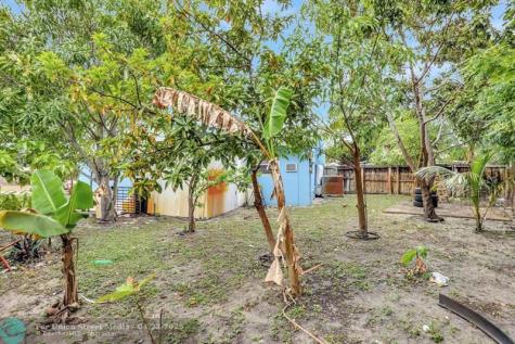 400 SW 14th Place Deerfield Beach FL 33441