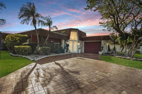 5702 Melaleuca Drive Tamarac FL 33319