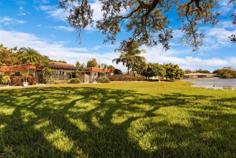 5702 Melaleuca Drive Tamarac FL 33319