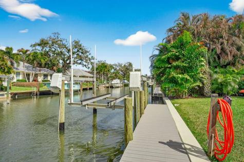 547 E Causeway Boulevard Vero Beach FL 32963