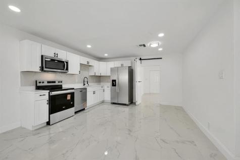 6884 SW 15th Street North Lauderdale FL 33068