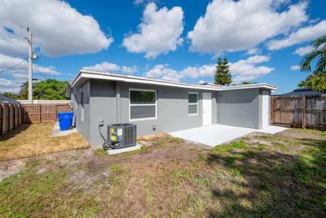 6884 SW 15th Street North Lauderdale FL 33068