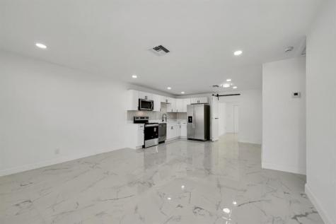 6884 SW 15th Street North Lauderdale FL 33068
