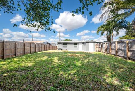 6884 SW 15th Street North Lauderdale FL 33068