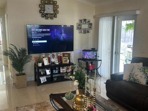 1281 SW 85th Avenue Pembroke Pines FL 33025