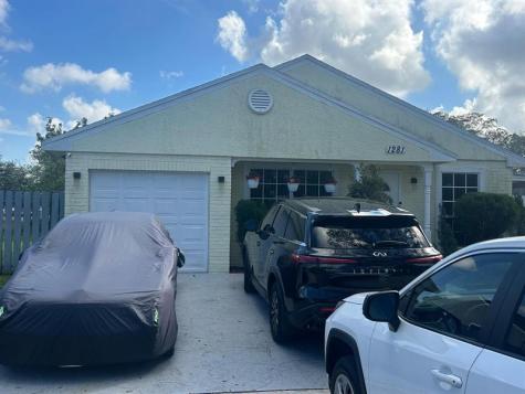 1281 SW 85th Avenue Pembroke Pines FL 33025