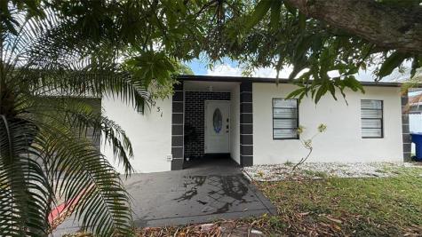 8231 SW 9th Street North Lauderdale FL 33068