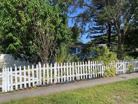 1635 NE 160th Street North Miami Beach FL 33162