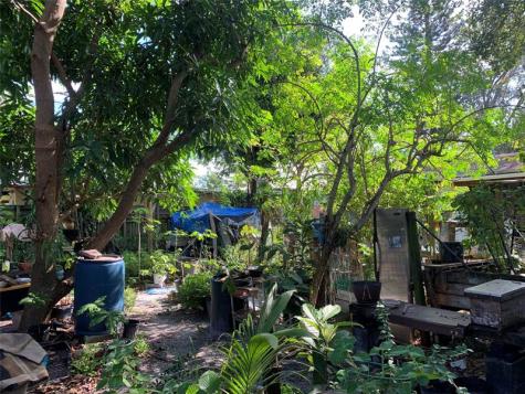 1635 NE 160th Street North Miami Beach FL 33162
