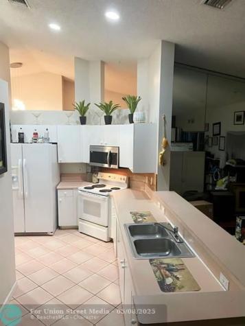 3542 Sahara Springs Pompano Beach FL 33069