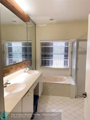 3542 Sahara Springs Pompano Beach FL 33069